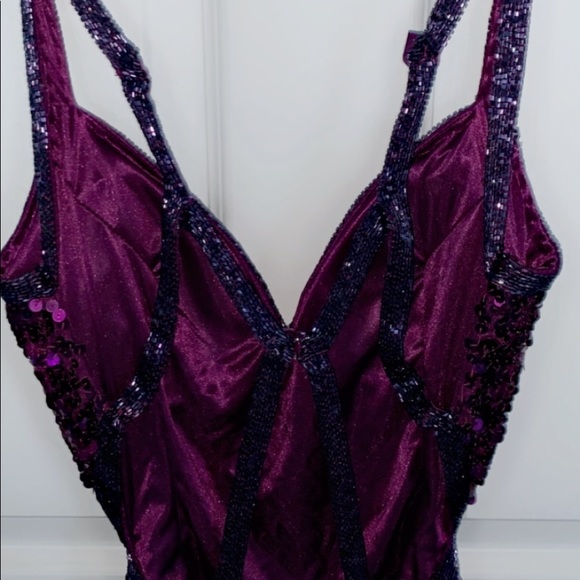 Hi My name is Samantha Joice, selling a prom dress - Picture 7 of 13